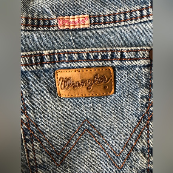 VINTAGE WRANGLER RIDING JEANS💙💖 - Picture 3 of 3